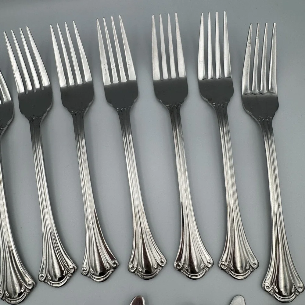 19 Piece Wallace RESPLENDENCE 18/10 Stainless‎ Flatware Fork Knife